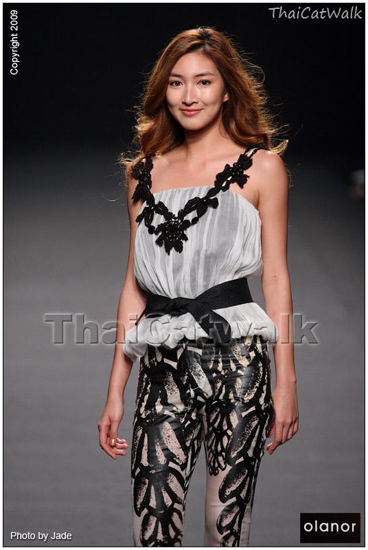 นางแบบ โลกปี2004 ชื่อน่ากิน นางเอก ยอดนิยม ณ เวลานี้