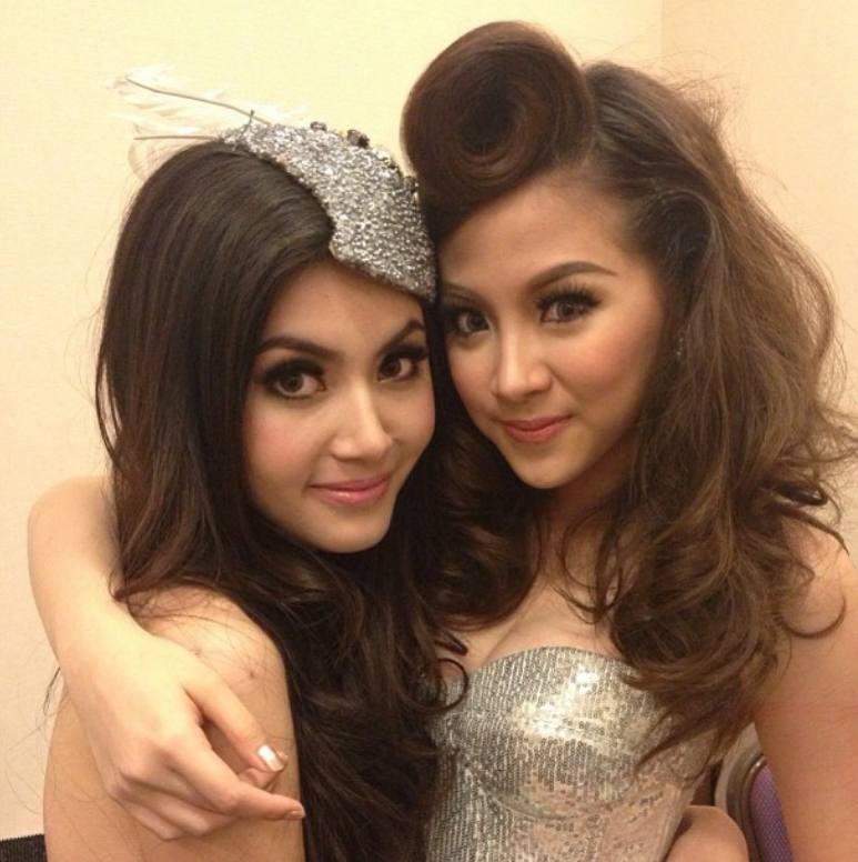 ใหม่ ดาวิกา  ใบเฟิร์น พิมชนก   เพื่อนซี้วิกหมอชิต