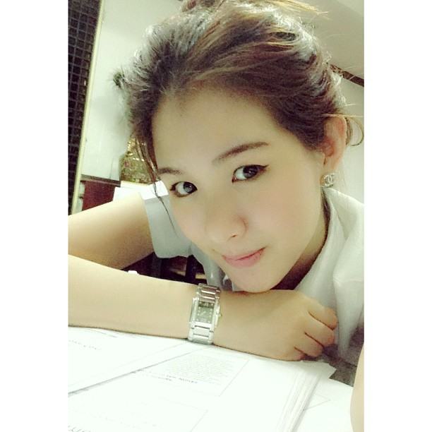 เบส โอลีฟ สูง ขาว หุ่นดี ขายาว