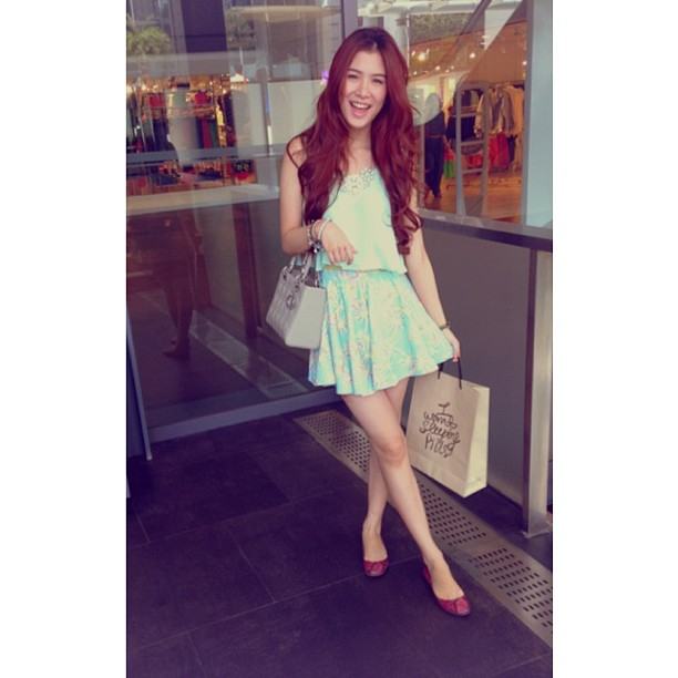 เบส โอลีฟ สูง ขาว หุ่นดี ขายาว