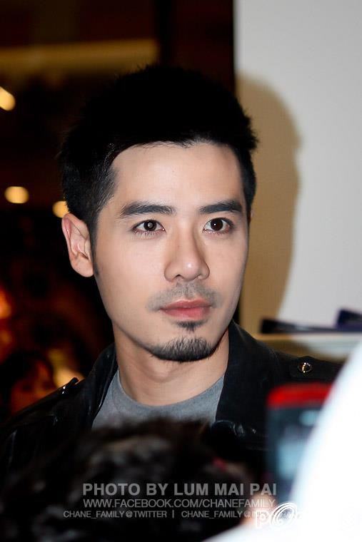 พ่เชน..หล่อเข้มดีจัง