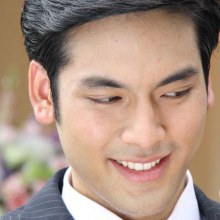 บอม ธนา เข้มดี