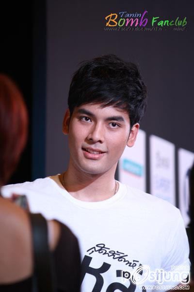 บอม ธนา เข้มดี