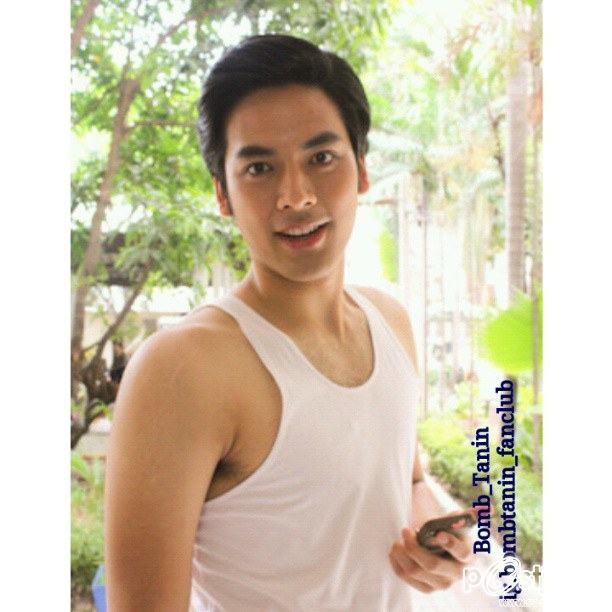 บอม ธนา เข้มดี