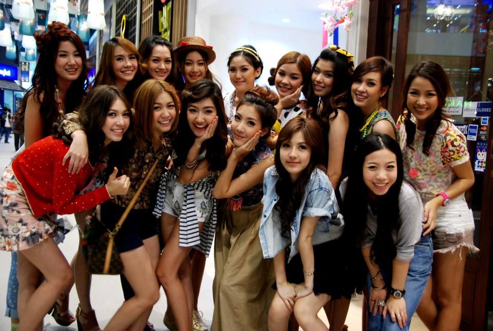 สาวสตรอเบอรี่ชัสเค้ก