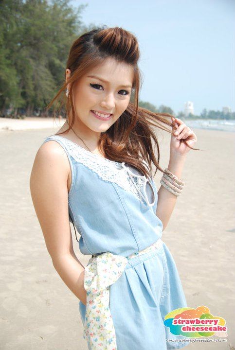 สาวสตรอเบอรี่ชัสเค้ก