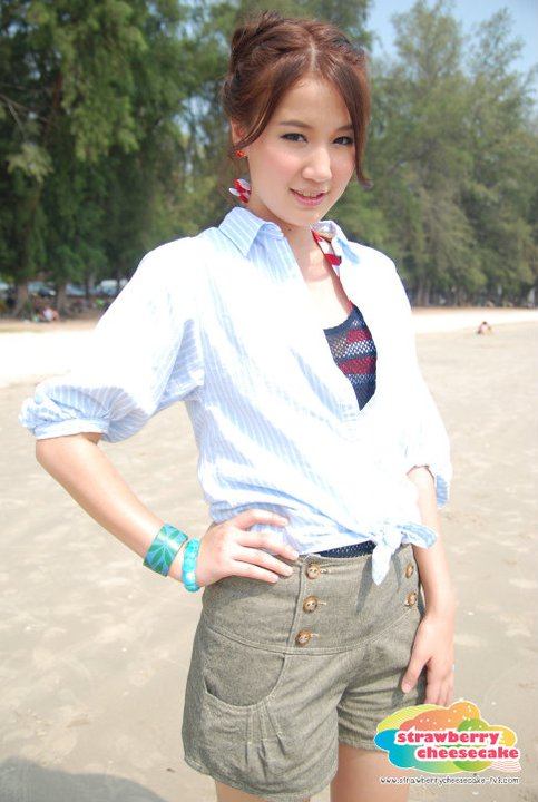 สาวสตรอเบอรี่ชัสเค้ก