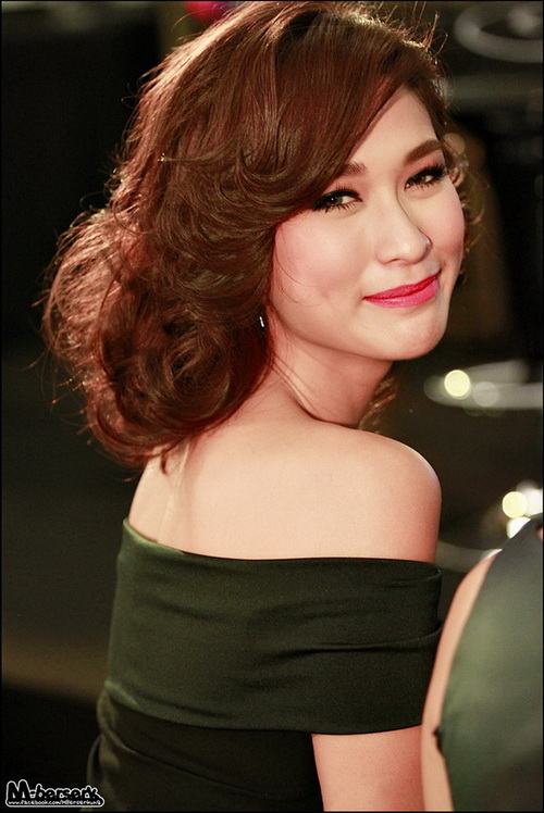 แฟชั่นเเซบๆของ พลอย เฌอมาลย์