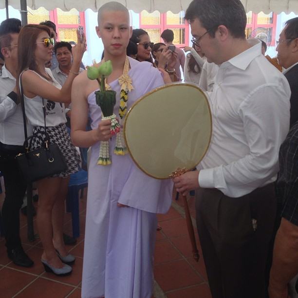 งานบวช พีช พชร เข้าพิธีอุปสมบท ได้รับฉายา พชฺชโร