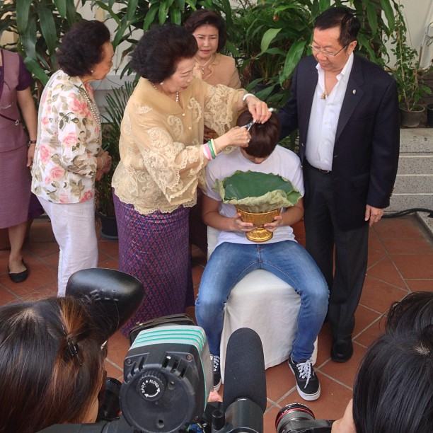 งานบวช พีช พชร เข้าพิธีอุปสมบท ได้รับฉายา พชฺชโร