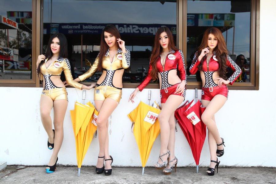 สาวสวยจาก Big Thailand racing team