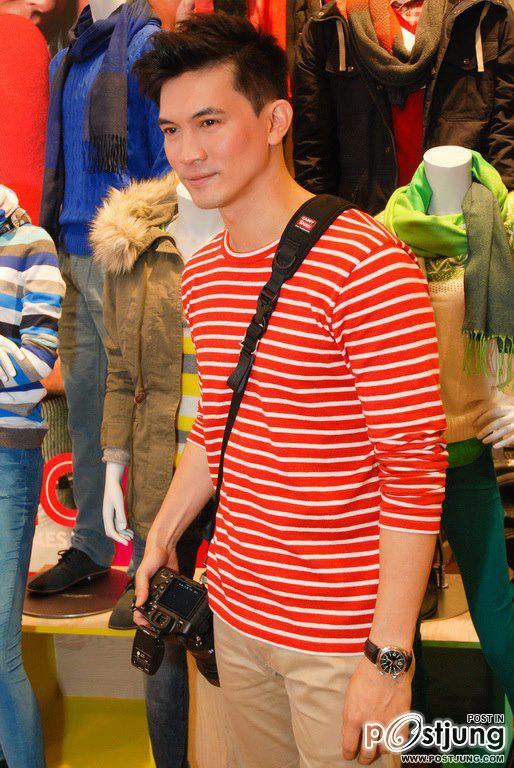 พี่เคน ธีฯ สุดหล่อเสื้อลายขวางน่ารักเน๊อะ