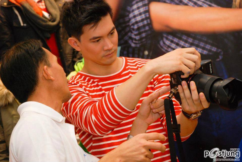 พี่เคน ธีฯ สุดหล่อเสื้อลายขวางน่ารักเน๊อะ