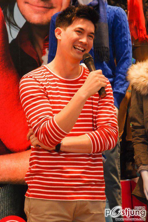 พี่เคน ธีฯ สุดหล่อเสื้อลายขวางน่ารักเน๊อะ