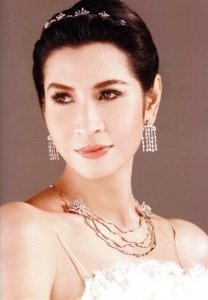 นางเอกคนแรกที่พลิกมาเล่นบทร้ายแล้วดัง