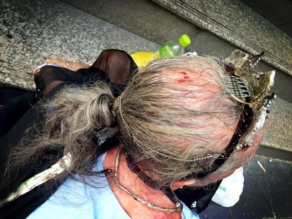 ไมค์ พิรัชต์ น้ำใจงาม ช่วยคุณยายขอทานหน้าบีทีเอส คนชื่นชมเพียบ