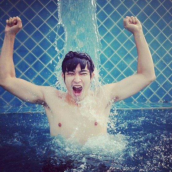 ขนและ six pack ของเหล่าหน่ม The star