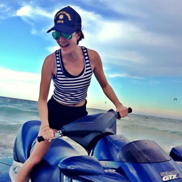 นุ่น เจี๊ยบ พร้อมแก๊งเพื่อน ขับเจ็ตสกี ลั้ลลาเที่ยวหัวหิน