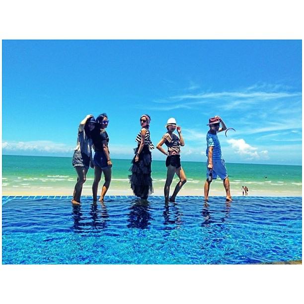 นุ่น เจี๊ยบ พร้อมแก๊งเพื่อน ขับเจ็ตสกี ลั้ลลาเที่ยวหัวหิน