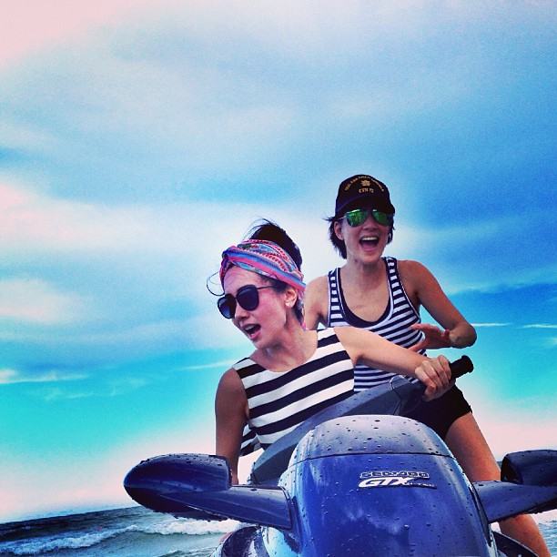 นุ่น เจี๊ยบ พร้อมแก๊งเพื่อน ขับเจ็ตสกี ลั้ลลาเที่ยวหัวหิน