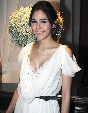 ชุดแนวใหนที่คุณ อยากให้ "ชมพู่" เดินพรมแดง เมืองคานส์