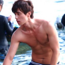 พระเอกปากแดงน่าจุ๊บ