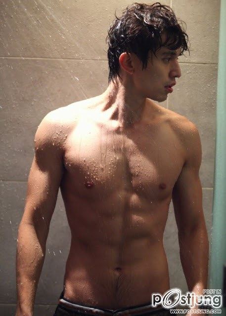 พระเอกปากแดงน่าจุ๊บ