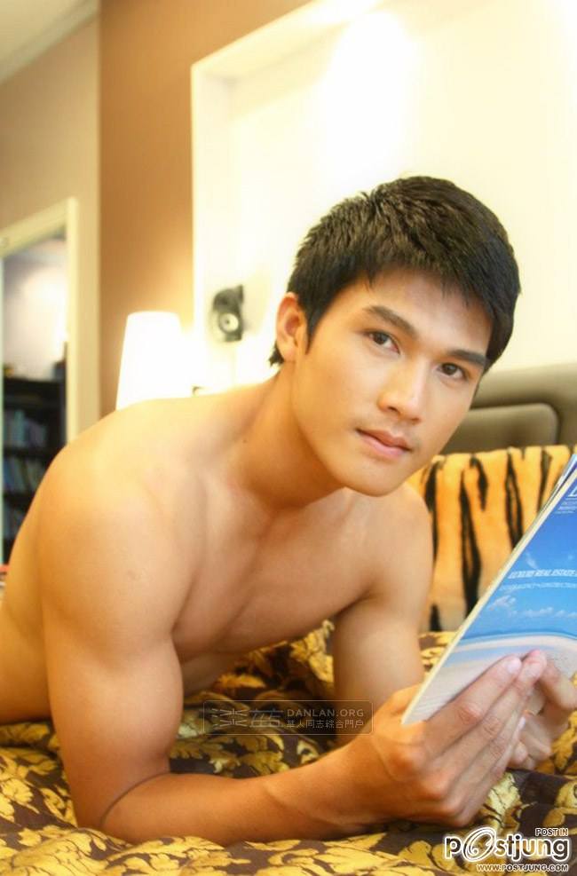 หนุ่มตี๋มีดี