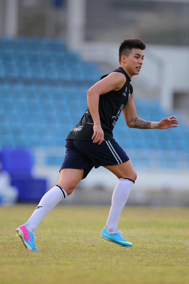 นักฟุตบอลลูกครึ่งไทย ชาริล ชัปปุยส์