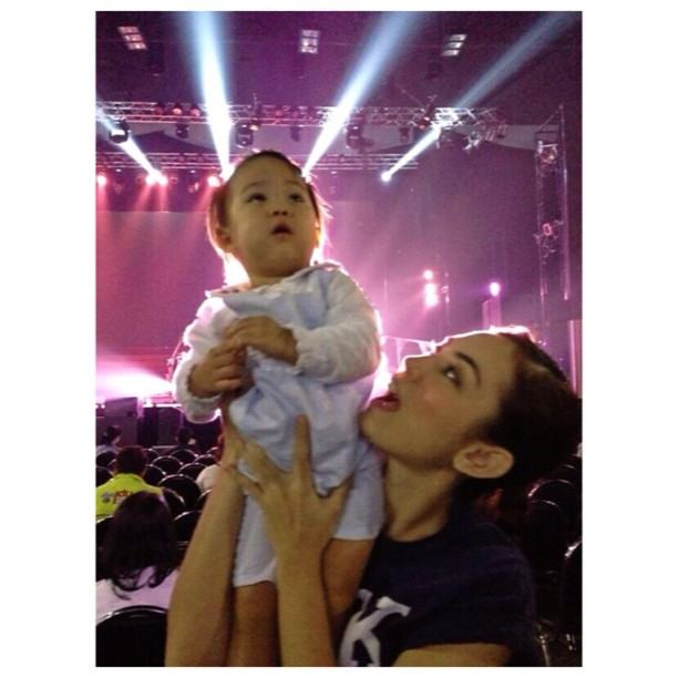 เก็บตกภาพเบื้องหลังคอนเสิร์ต 3 ทหารเสือสาว จาก IG ดารา เฮฮากันน่าดู