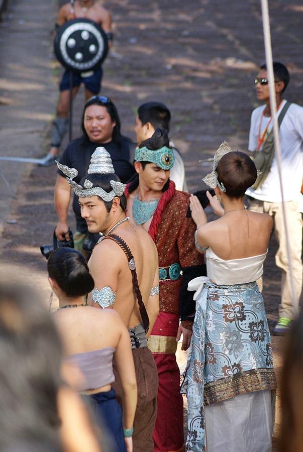 กรี๊ดด!! สาปพระเพ็ง ละครฟอร์มยักษ์แห่งปี 2013 แสง สี เสียง ฉากอลังการมากๆ ค่ะ ช่อง 3 การันตีคุณภาพเรตติ้งอันดับหนึ่งของไทย