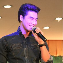 เซอไพรท์ เพ็ชร ฐกฤต มาร้องเพลงและซื้อเค้กรูปเพชรมาเซอไพรท์คุณชูชัย