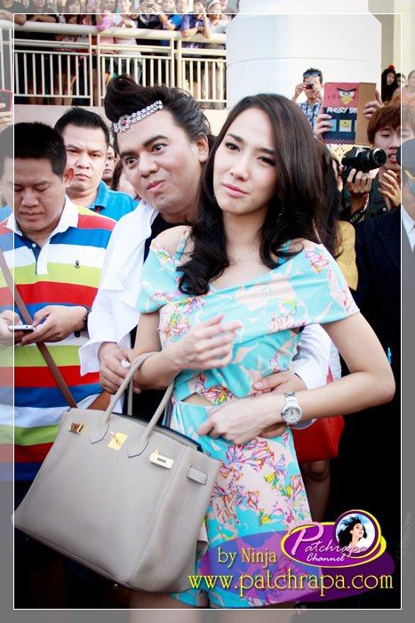 เจ้าหญิงอั้ม และ 'เด็จแม่ เอ มหาชนตัวจริงเสียงจริงค่ะ