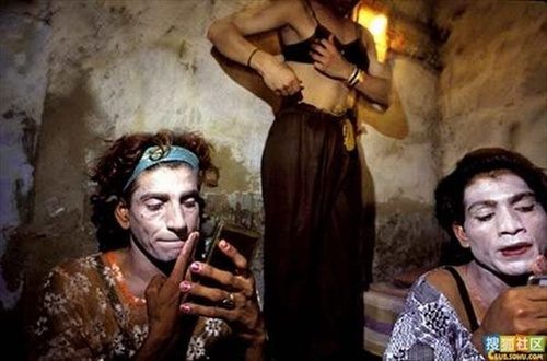 กะเทยอินเดีย สยบกะเทยไทยแท้