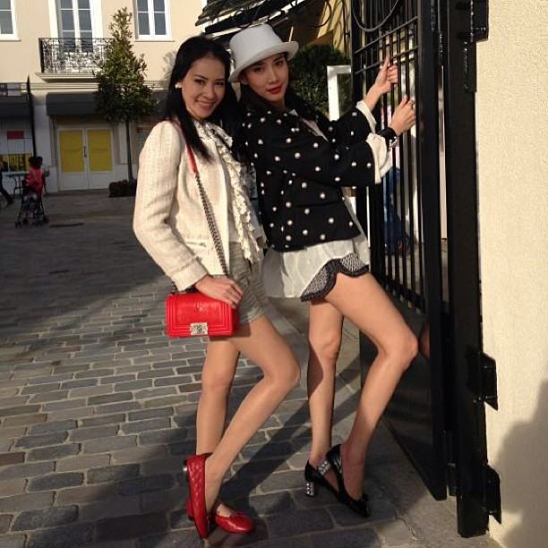 อั้ม พัชราภา : กับแก้งค์เพื่อน ๆ ของเธอว์