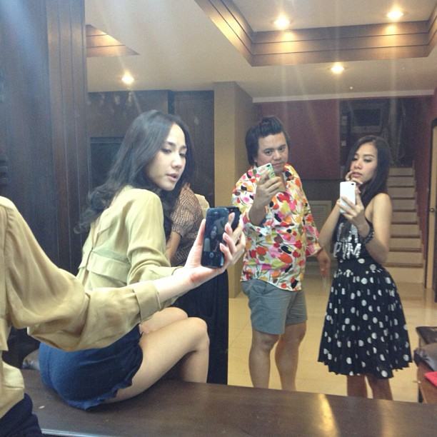 อั้ม พัชราภา : กับแก้งค์เพื่อน ๆ ของเธอว์