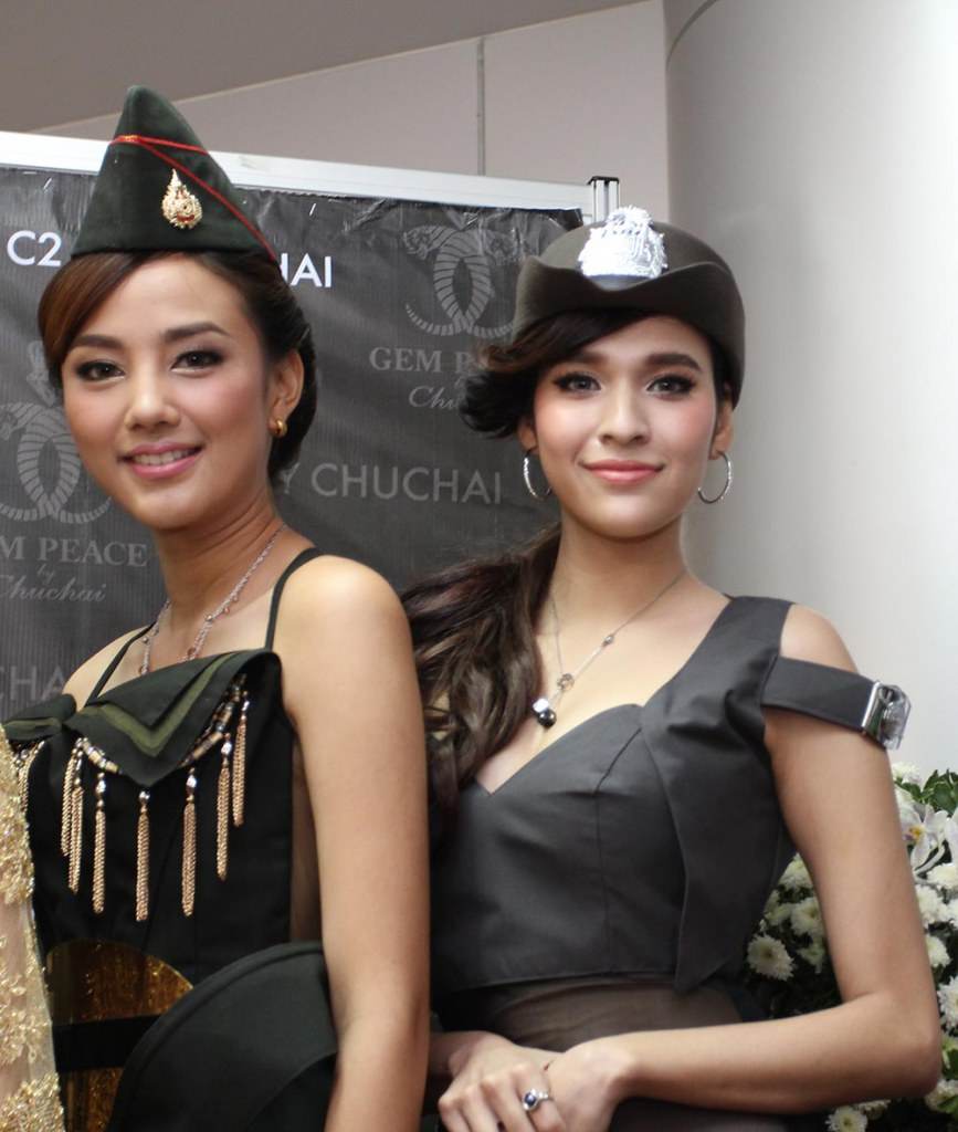 4 นางเอกดัง ในงาน  วันผู้ให้กำเนิด  เกิดมาตุภูมิ ของคุณชูชัย ชัยฤทธิเลิศ