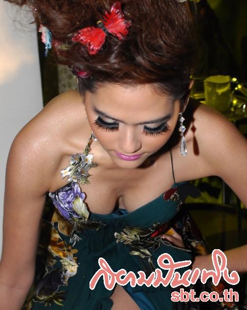 มาชิดแบบชมกัน ! ซุปตาร์ Sabina