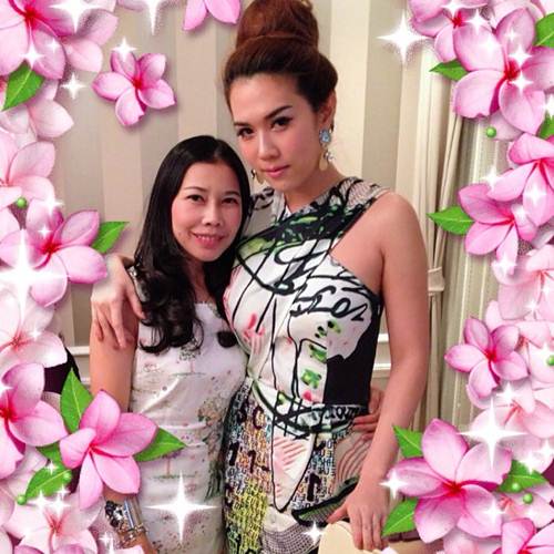 อั้ม-เมย์ สวยเป๊ะ! ร่วมฉลองเบิร์ดเดย์ เพื่อนร่วมแก๊ง