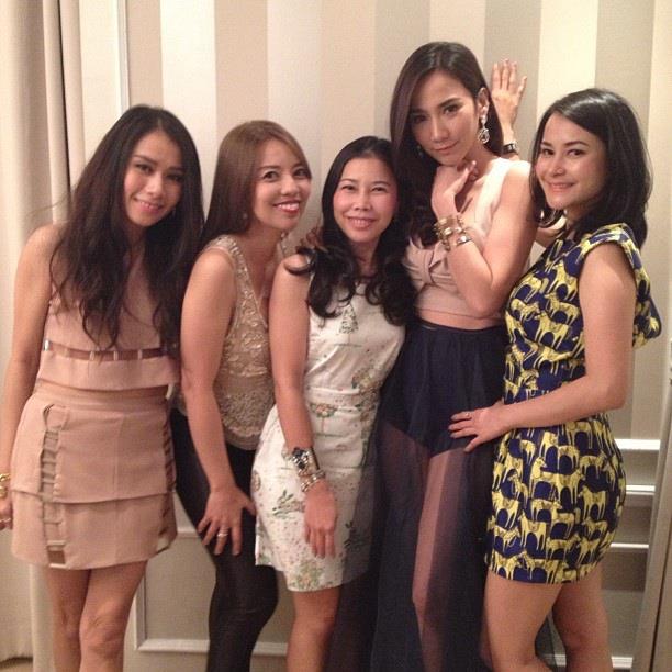 คนสวย ๆ กับ กระโปรงเริ่ด ๆ