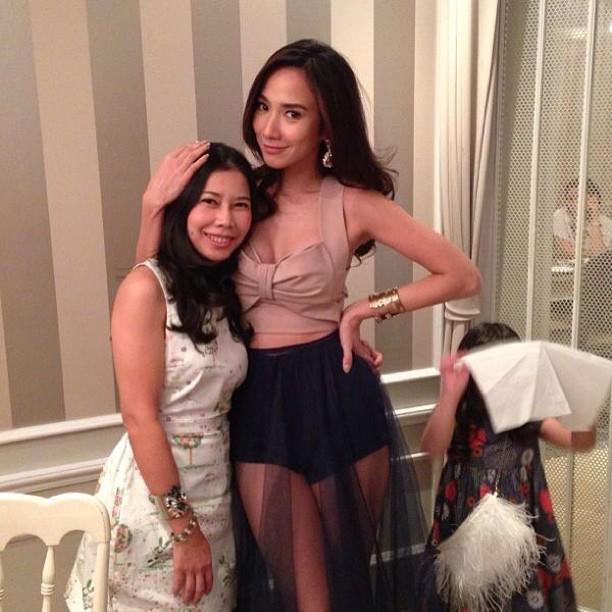 คนสวย ๆ กับ กระโปรงเริ่ด ๆ