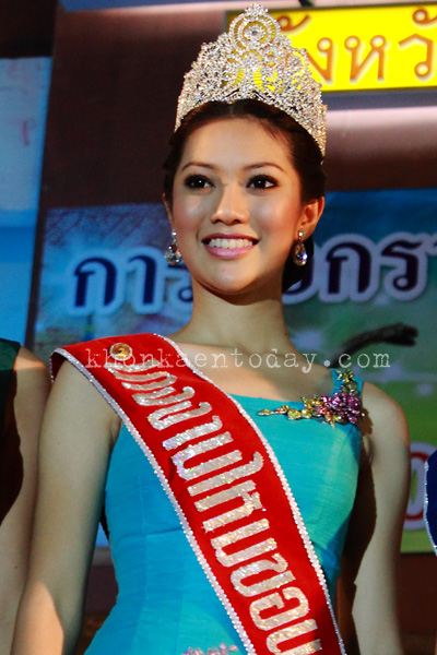 นางคือ เกศโมฬี ตัวแม่นางงามเดินสาย