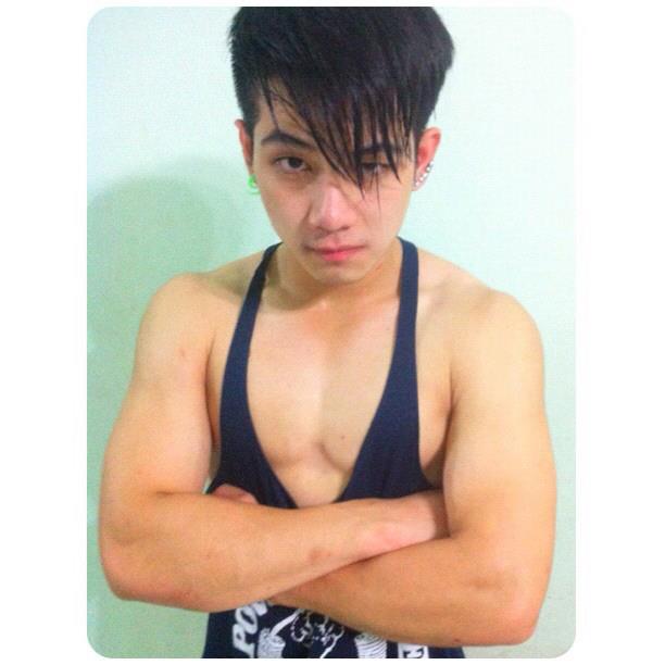 เป็นเรื่อง! เอิร์ธ ธวัช Suckseed โพสต์ภาพปืนขู่พวกจ้องแย่งแฟน