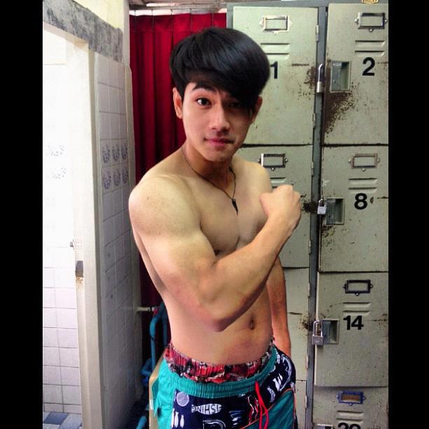 เป็นเรื่อง! เอิร์ธ ธวัช Suckseed โพสต์ภาพปืนขู่พวกจ้องแย่งแฟน