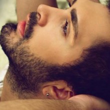 ชอบคนมีหนวดมันจี้ๆดี