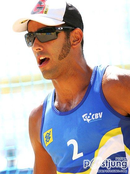 ชอบคนมีหนวดมันจี้ๆดี