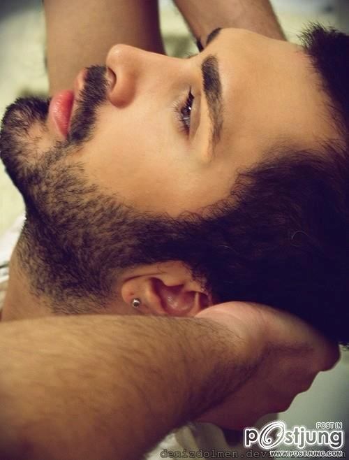 ชอบคนมีหนวดมันจี้ๆดี