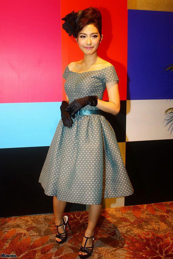 มิว นิษฐา สวยขาวตัวเล็ก