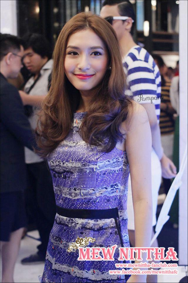 มิว นิษฐา สวยขาวตัวเล็ก