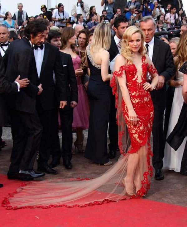 มาดูสุดยอด>>>> Fashion หรู จาก พรมแดงกัน แต่ละชุด>>ใม่มีใครยอมใคร